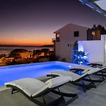 Palladium ヴィラ *