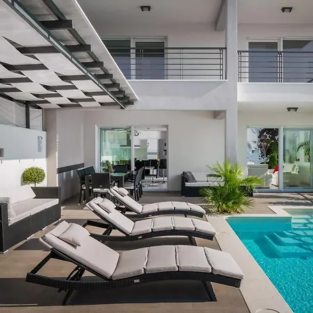 Palladium Vila Makarska